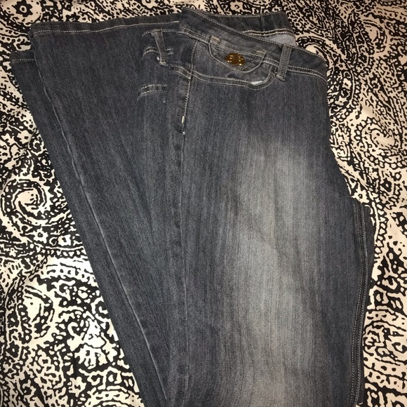 Jeans - Picture 2 of 3